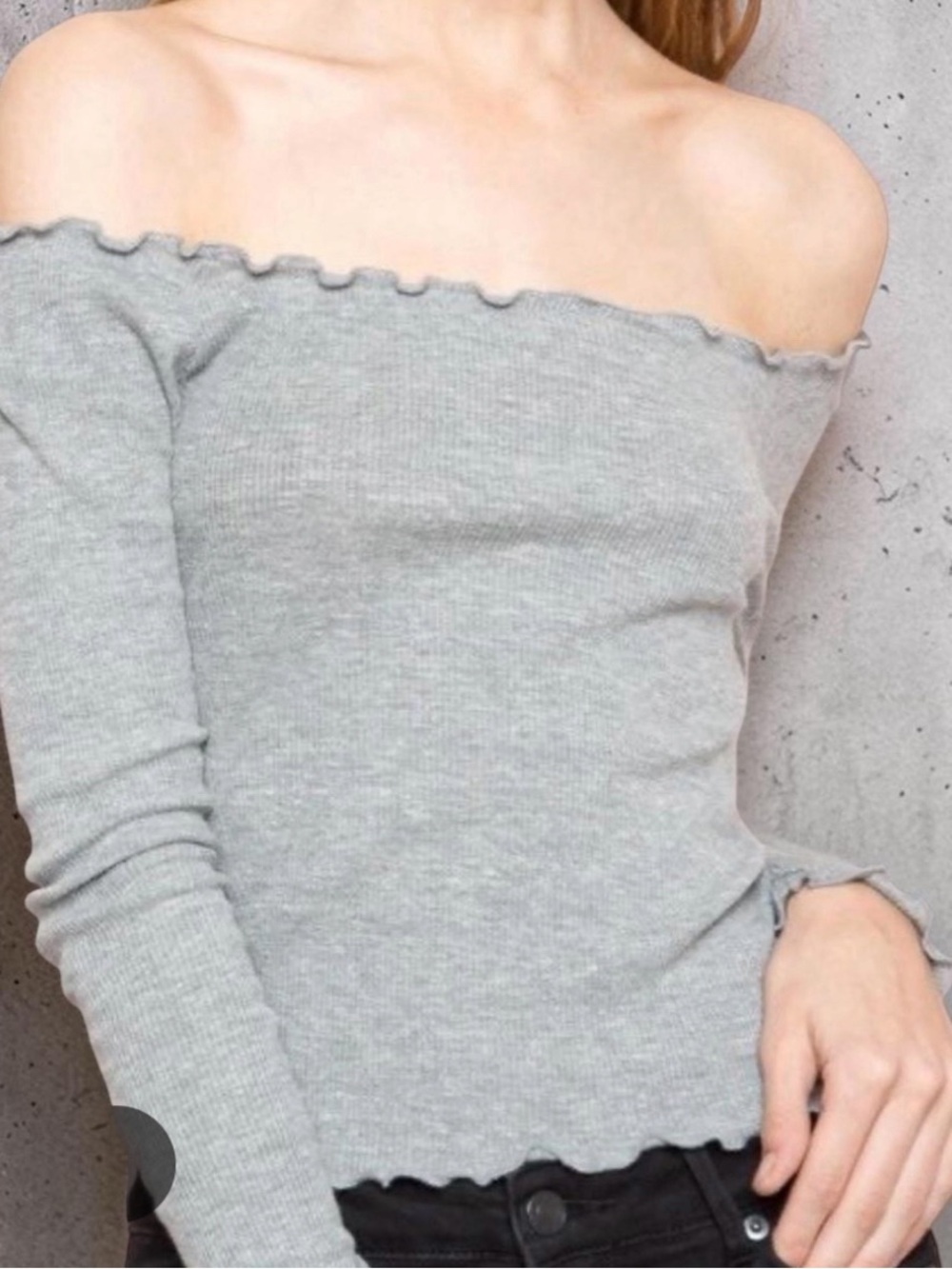 Hollister Long Sleeve Off-Shoulder Top in Gray Size Small